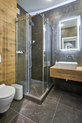 Bathroom 4, Olimp Hotel, Nadvirnians'kyi
