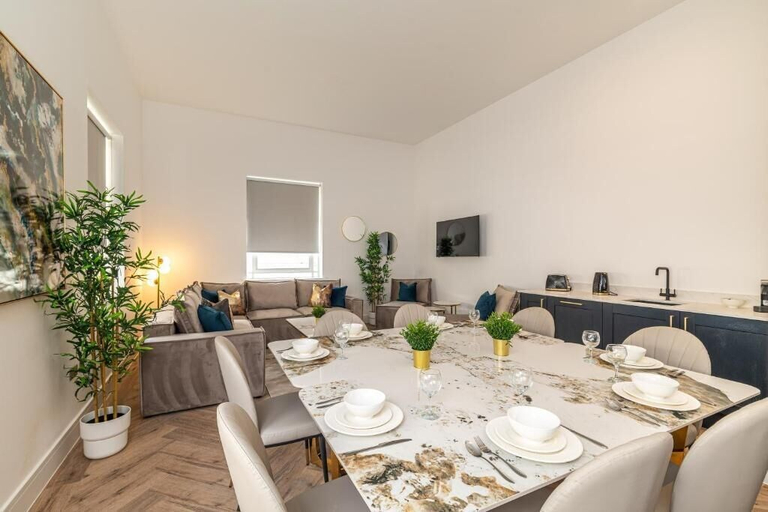 Others 3, The Penthouse Collection by EPIC, Sefton