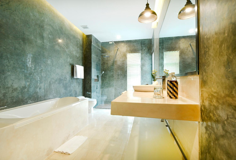 Bathroom 9
