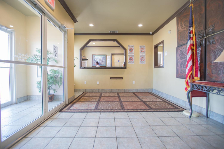 Public Area, Crossroads Hotel and Suites Irving, Irving