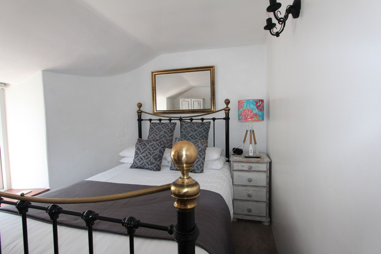 Bedroom 2, Ginentonic Cottage, Cornwall