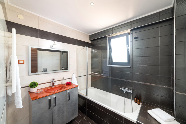Bathroom 4, Villa Gianta, Crete
