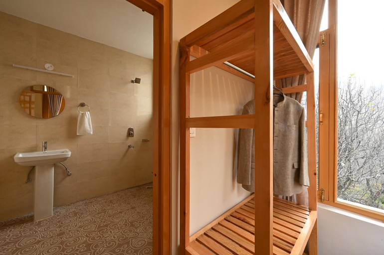 Bathroom 4, Zostel Dobhi, Kullu