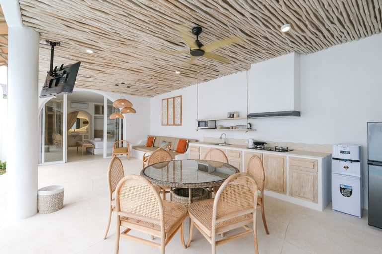Dining Room 11