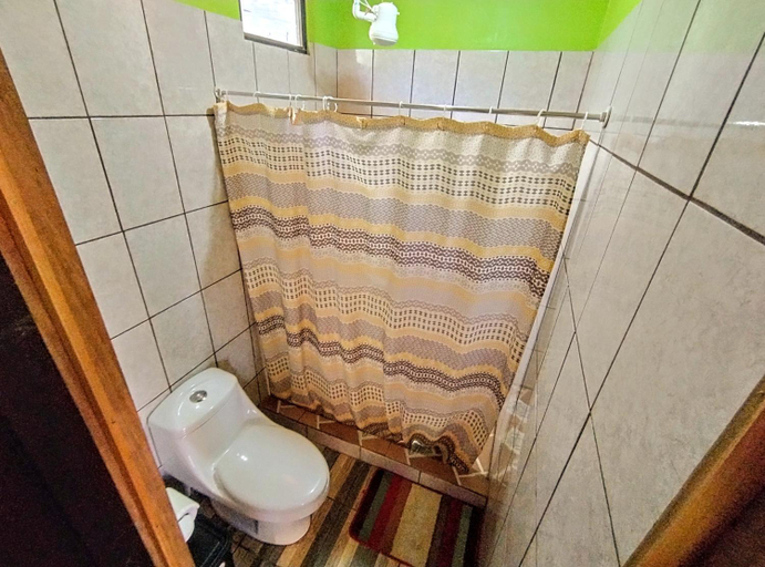 Bathroom 4, Cabinas Rio Frio, Guatuso