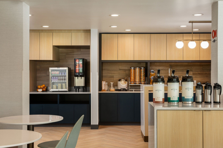 Food & Drinks 4, TownePlace Suites by Marriott Denver North/Thornton, Adams