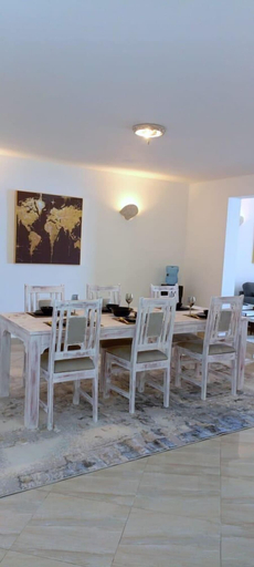 Food & Drinks, Lux Suites Lamera Beachfront Apartments, Kisauni