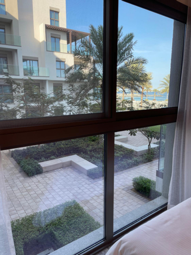 Exterior & Views 14