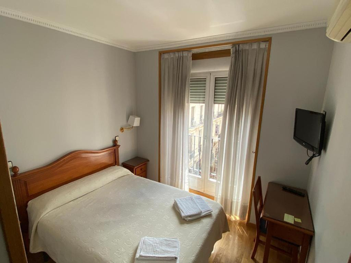 Bedroom, Hostal Guerra, Madrid
