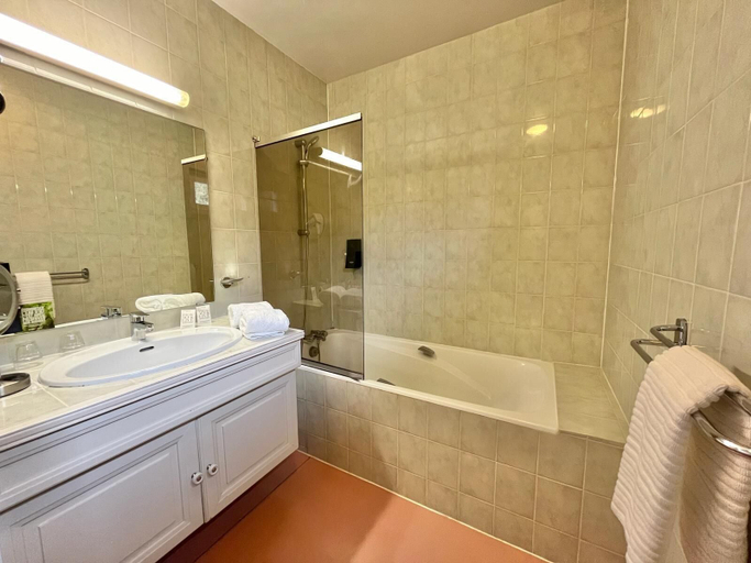 Bathroom 4, Hôtel du Rivage, Loiret