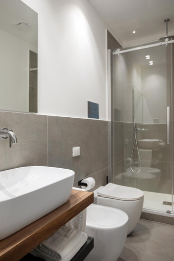 Bathroom 2, Mori's Rooms, Palermo