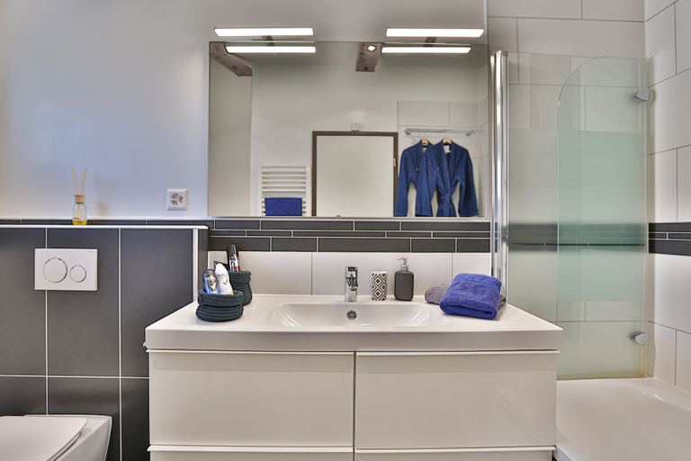 Bathroom 4, La Maisonnette Enchantée, La Glâne