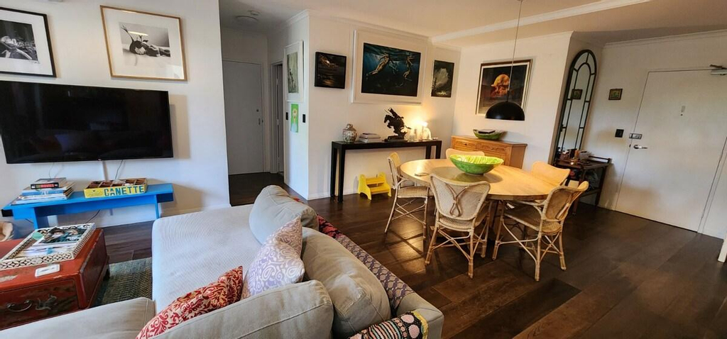 Homely Apartment In Sought After Building, Sydney