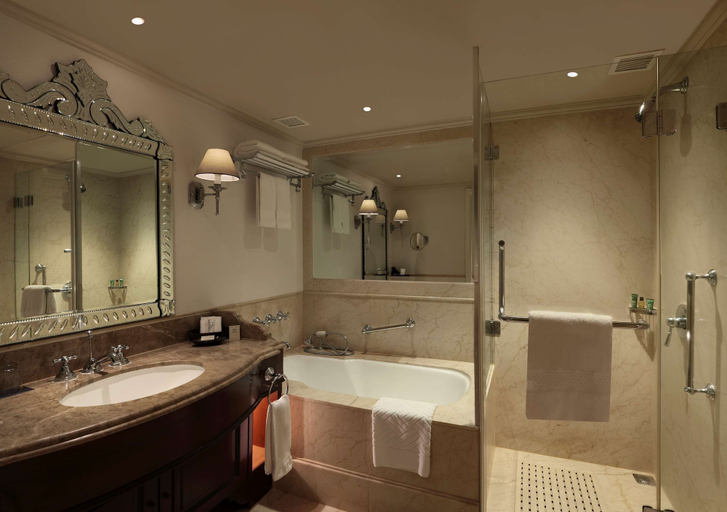Bathroom 5, Hilton Mumbai International Airport, Mumbai Suburban