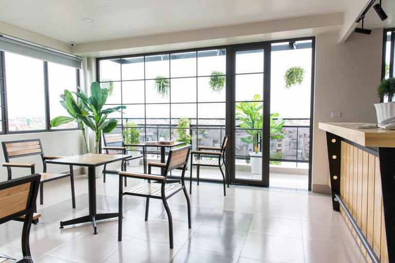 Others 5, Punt Hotel, Ngô Quyền