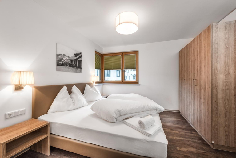 Bedroom 2, AlpenParks Hotel & Apartment Orgler Kaprun, Zell am See