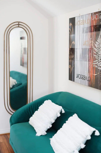 StayAU 4BRM Chic Urban Retreat, Cardinia - Pakenham