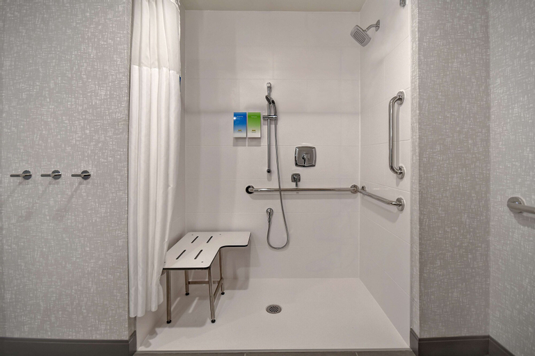 Bathroom 23