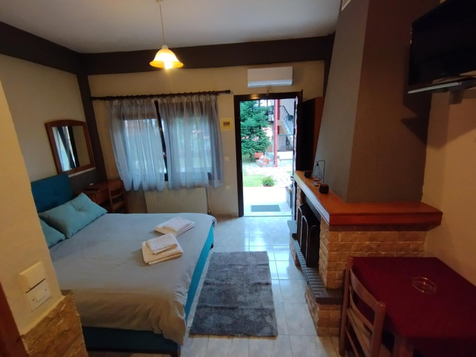 Others 5, Guesthouse Mythos, Central Macedonia