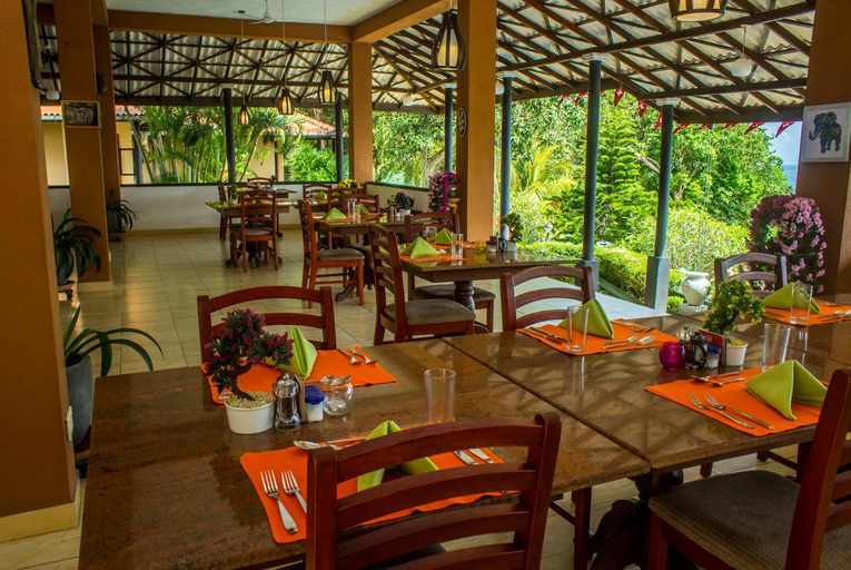 Food & Drinks 5, Hotel Panorama, Habaraduwa