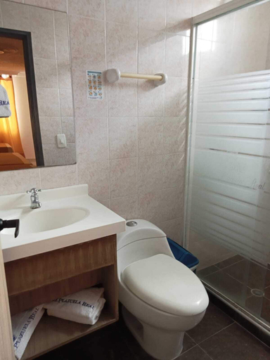 Bathroom 5, HOTEL PLAZUELA REAL, Bucaramanga