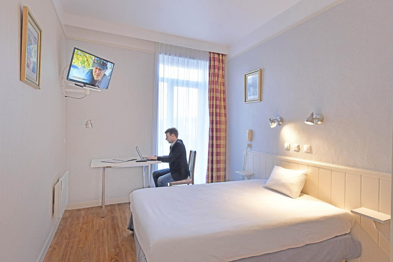 Bedroom 2, Hotel Saint Andre Gare SNCF, Puy-de-Dôme