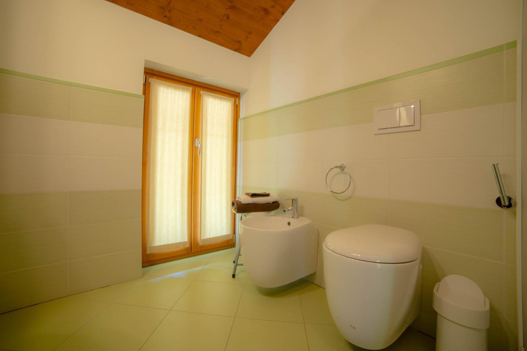 Bathroom 2, Alta Luce Mountain Lodge, Aosta