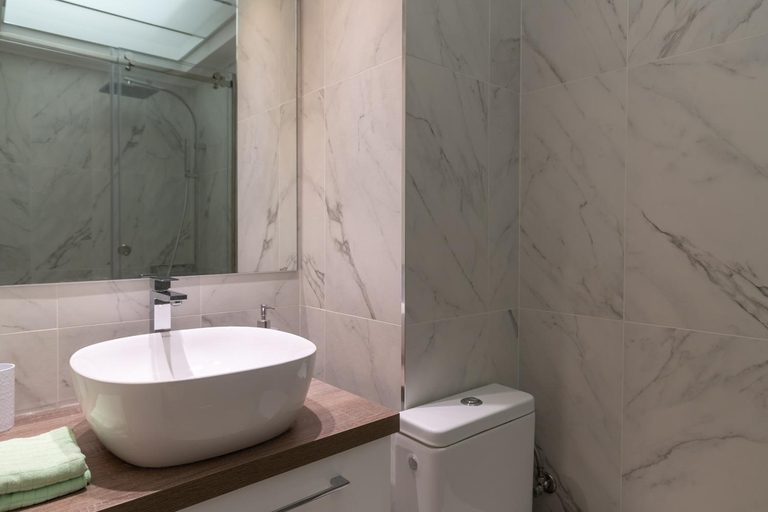 Bathroom 2, Amazing Apartments @ Monastiraki Subway Station, Attica