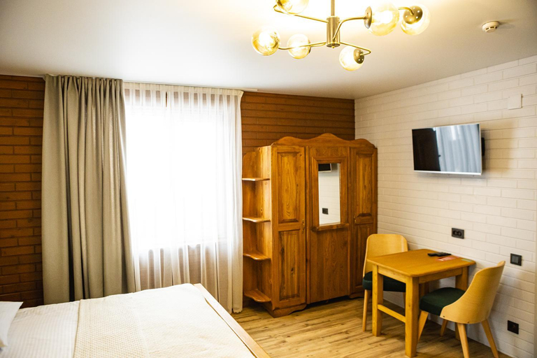 Bedroom, Zatyshok nad Prutom, Iaremchans'ka