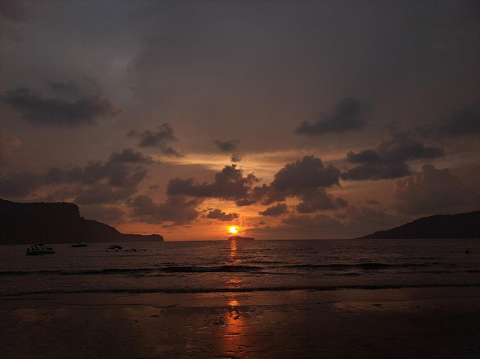 Others 3, MB Cove, Nasugbu