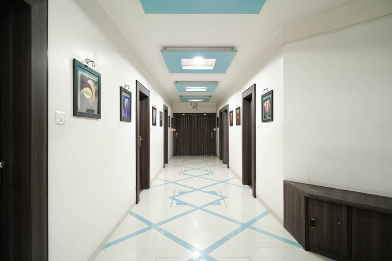 Hotel Planet, Gandhinagar