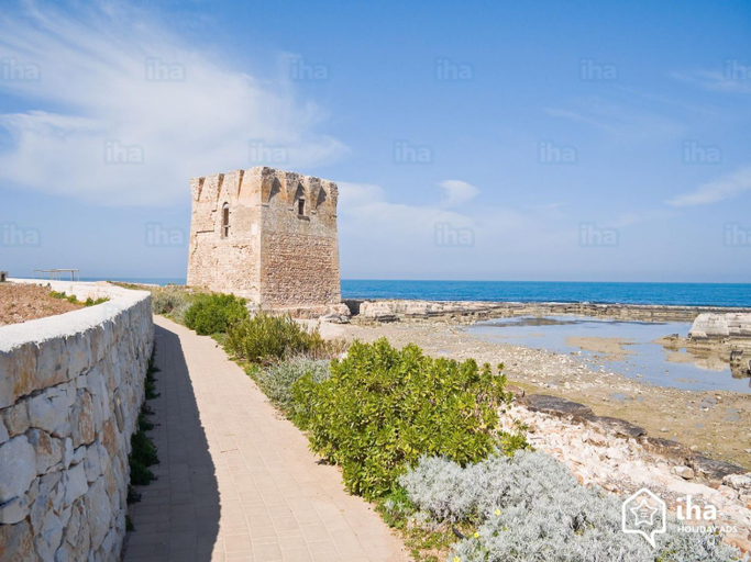 Others 4, Leavi, Bari