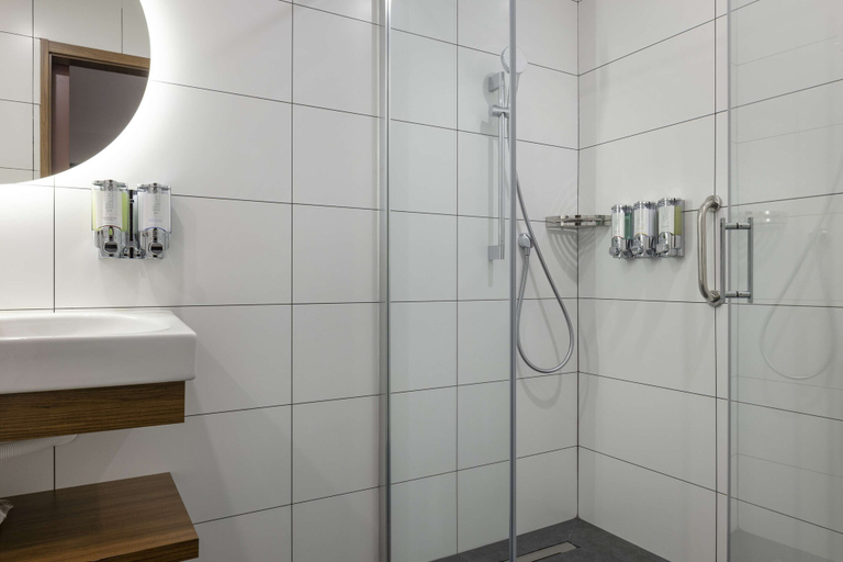 Bathroom 5, Hampton by Hilton Istanbul Airport, Arnavutkoy, Arnavutkoy