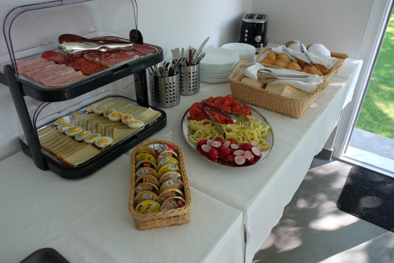 Food & Drinks 3, Penzion pod brezami**, Nitra
