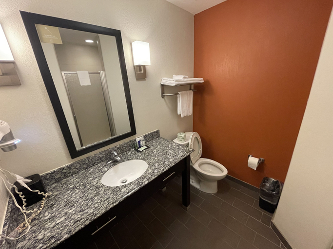 Bathroom 4, Sleep Inn & Suites Hennessey, Kingfisher