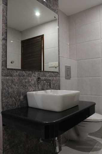 Bathroom 5, Hotel Royal Heritage, Kamrup Metropolitan
