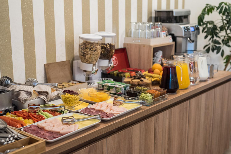 Food & Drinks 5, Pensiunea David, Targu Mures