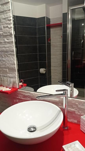 Bathroom 5, Hotel Ristorante Caligiuri, Catanzaro