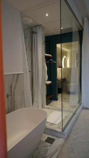 Bathroom 11