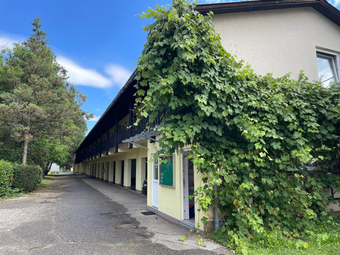 Exterior 10