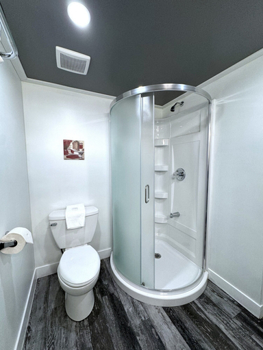 Bathroom 5, Divya Sutra Plaza and Conference Centre, Vernon, BC, North Okanagan