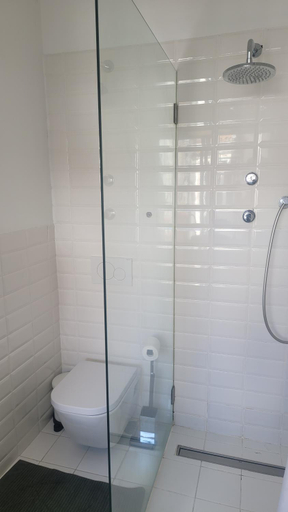Others 5, Tiny suite with private bathroom - Bairro Alto, Lisbon