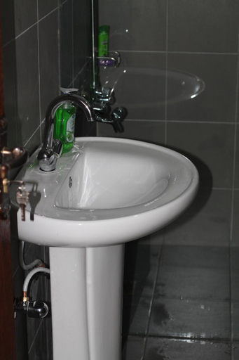 Bathroom 2, Mudan Regency, Islamabad