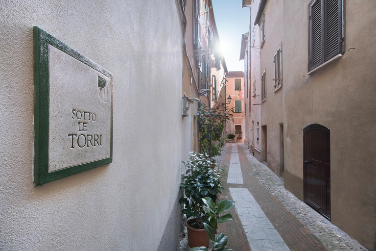 Others 5, b&b sotto le torri, Savona