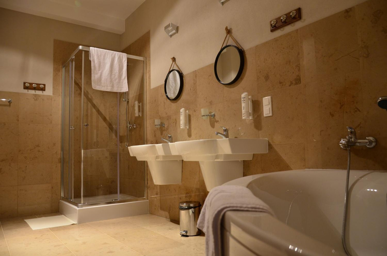 Bathroom 1, Centrum Konferencyjne Zamek, Szczecinek
