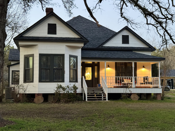 Exterior & Views 1, Adelines Bed and Breakfast, Red River