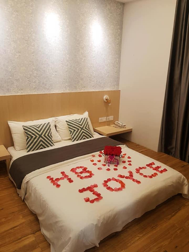 Others 5, The Tree Hotel, Muar
