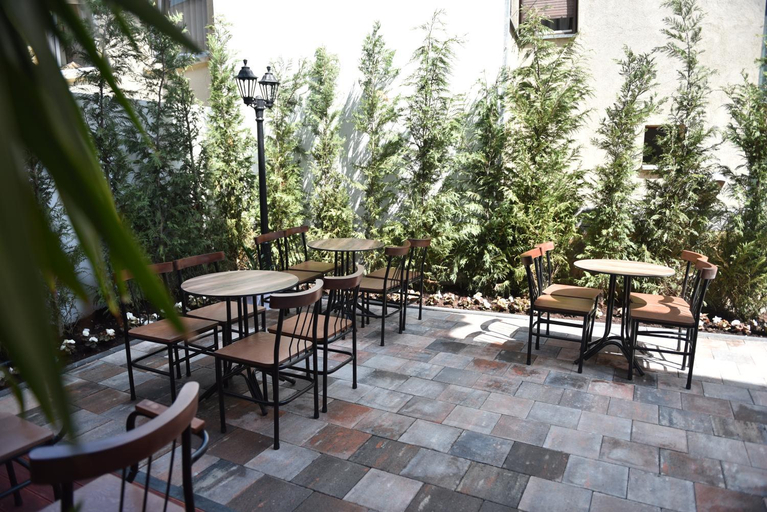Others 5, Prior Hotel, Prizren