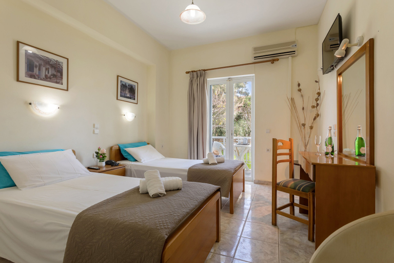 Bedroom 4, Laganas Holidays Hotel, Ionian Islands