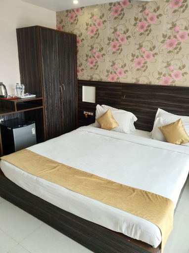 Bedroom 5, Ma Parvati residency, Satna